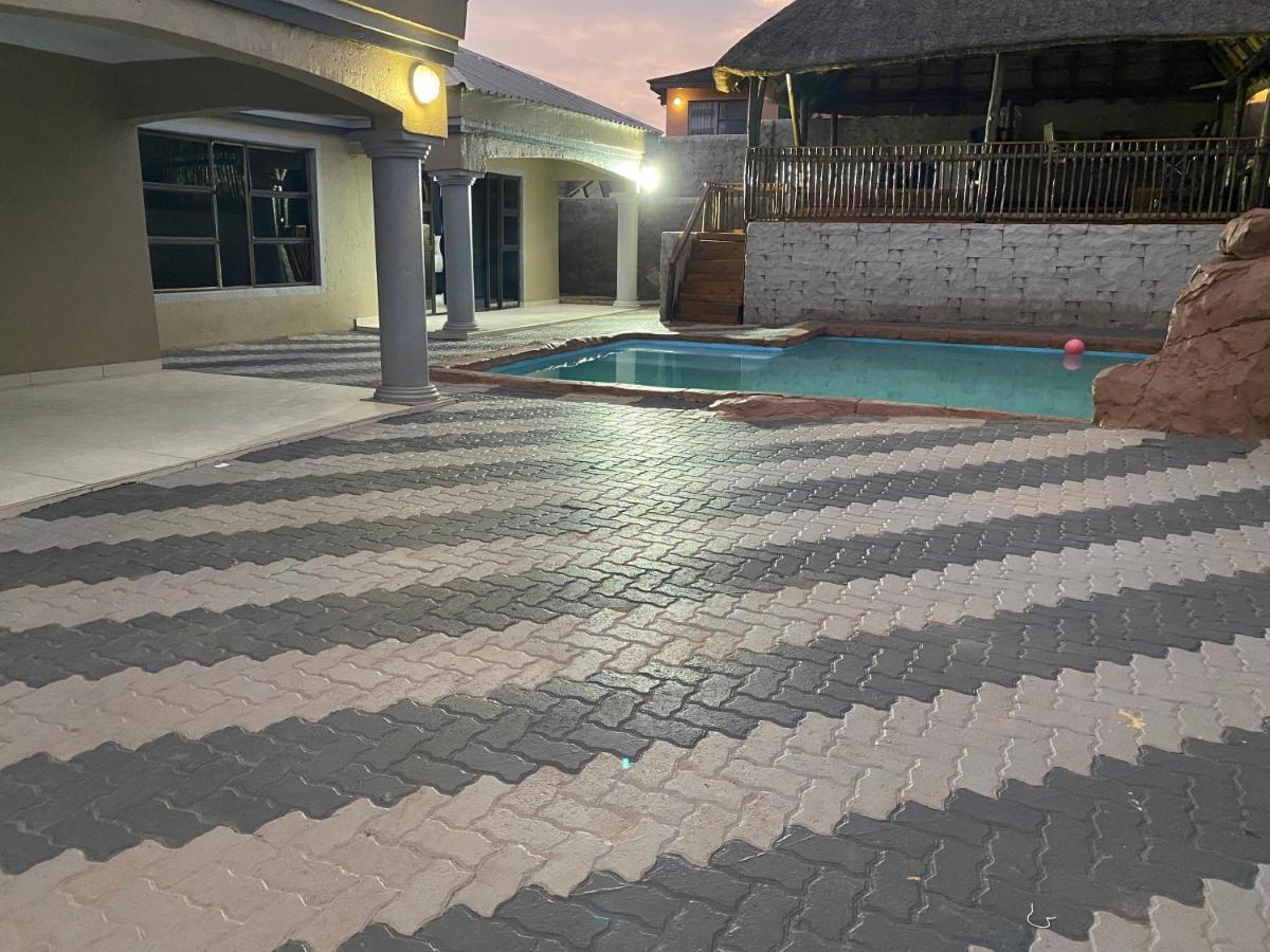 Esther Palace Thohoyandou Exteriér fotografie